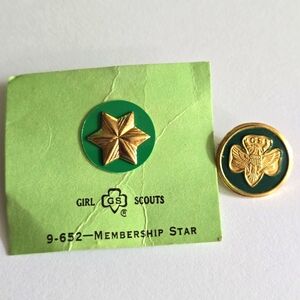 Vintage Girl Scouts pin green gold tone Friendship Pin Brooch lot